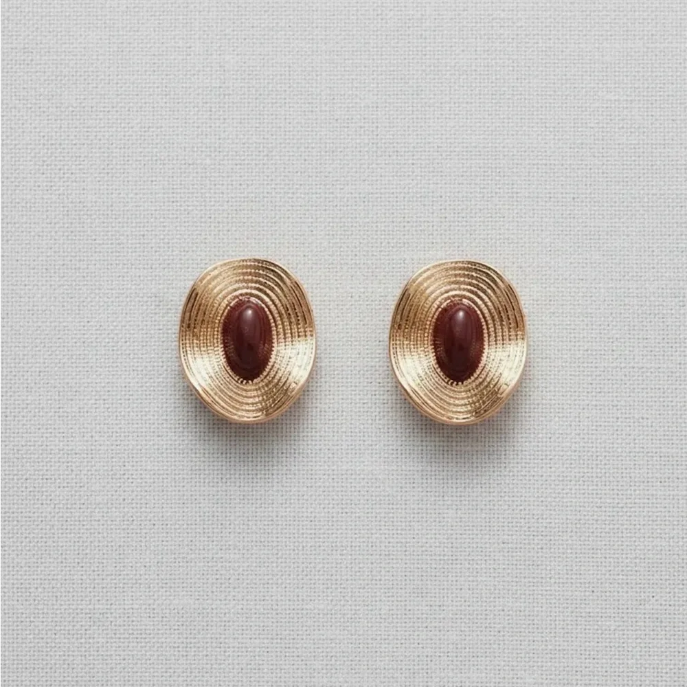 Retro Oval Earrings. (2706)